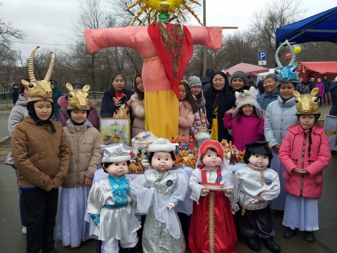 Дворец детского творчества принял участие в празднование Цаган Сар и Масленницы