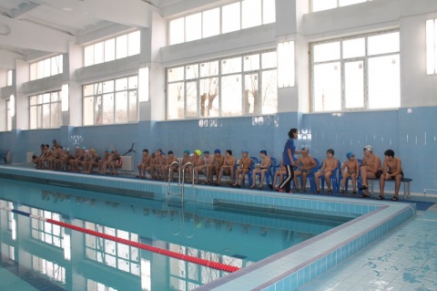 Соревнование по плаванию состоялось во Дворце детского творчества. Фоторепортаж